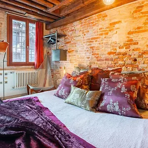  Apartment Casa Manina Sul Ponte - Your Private Canal View Italy